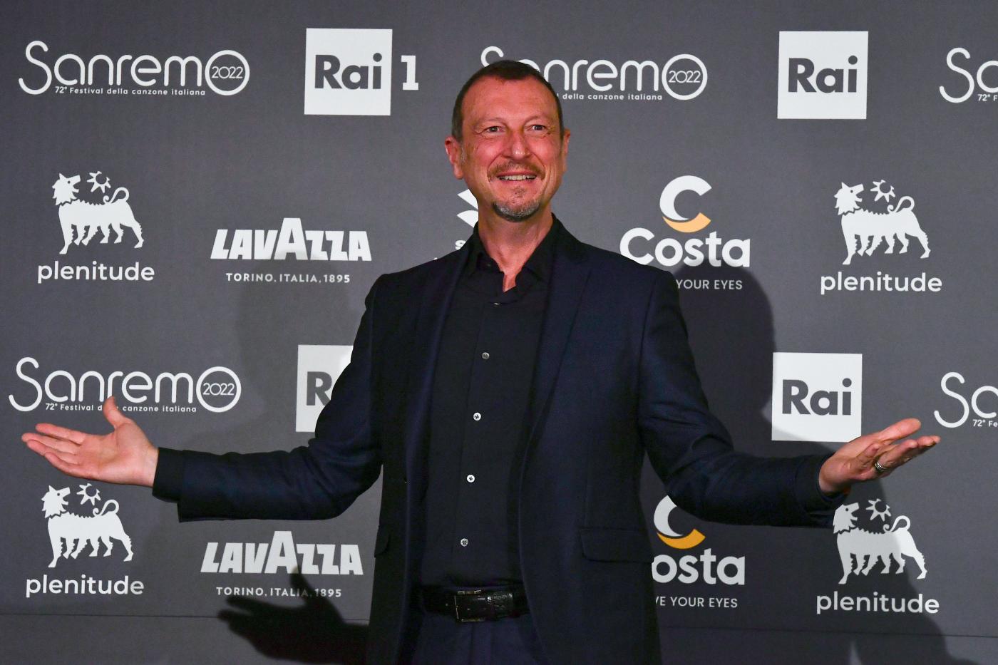 Sanremo, boom di ascolti: Amadeus sorride e frena sul quarto Festival Sanremo, boom di ascolti: Amadeus sorride e frena sul quarto Festival
