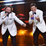 Jovanotti duetta con Morandi e infiamma l’Ariston