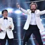 Sanremo, la serata delle cover: Morandi-Jovanotti show, in testa sempre Mahmood e Blanco