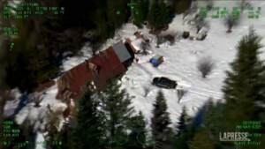 Bloccati in una baita sotto la neve per due mesi sulla Sierra Nevada: salvati da un elicottero