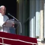 Papa Franceso: “Troppe donne schiave della tratta nelle nostre città”