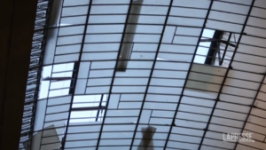 Milano, bufera di vento: scoperchiata parte della Stazione Centrale