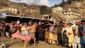 Afghanistan, valanga uccide almeno 12 persone vicino al confine col Pakistan