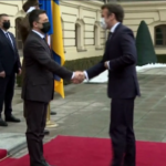 Ucraina: Macron a Kiev è ricevuto dal presidente Zelensky
