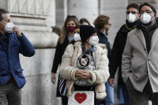 Covid, Costa: “Dall’11/2 via le mascherine all’aperto. Poi cambiamenti su Green Pass”