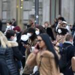 Covid, il virus torna a bussare: dati in risalita da 2 settimane