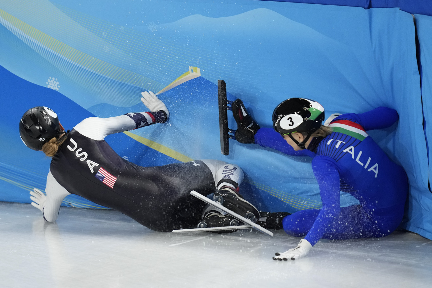 Pechino 2022: short track, Fontana cade in finale, sfuma medaglia nei 1000