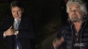 M5S, Conte e Grillo a braccetto dopo incontro: “Riunione antibiotica per ripristinare sistema immunitario Movimento”