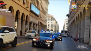 Livorno, cinque indagati per usura: sequestrati anche orologi di lusso, auto e una barca