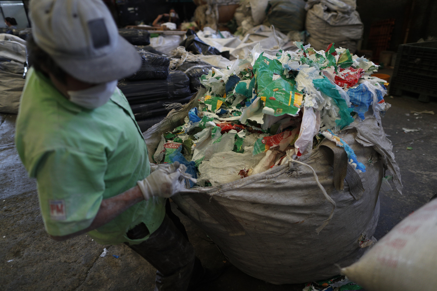 Ambiente, ad Alghero in arrivo ecocompattatori per riciclo plastica
