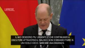 Ucraina, Scholz a Mosca: “Bisogna continuare il dialogo”