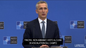 Ucraina, Stoltenberg: “Non abbiamo visto ancora segni de-escalation”