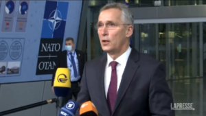 Crisi Ucraina, Stoltenberg: “Russia continua ad aumentare truppe”