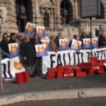 Roma, flash mob dei ristoratori: “37 miliardi subito o falliremo tutti”