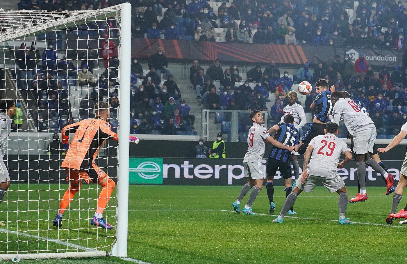 Europa League, la Dea ribalta l’Olympiakos con Djimsiti. Il Porto rimonta la Lazio