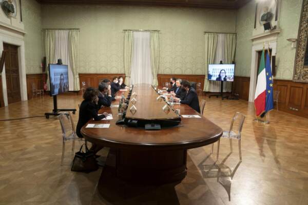 Bollette, cabina di regia a Palazzo Chigi con Mario Draghi e i capi delegazione