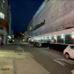 La tempesta Eunice spaventa Londra: strade semideserte a Covent Garden