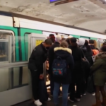 Parigi, sciopero dei mezzi: caos in metro