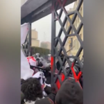 Studenti tentano assalto a sede dell’Unione Industriali di Torino: scontri con la polizia