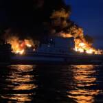 Incendio traghetto: le fiamme partite da una stiva. A bordo 290 persone, 11 i dispersi
