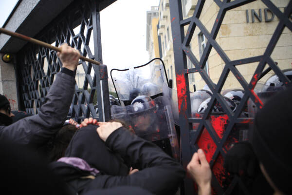Torino scontri studenti polizia