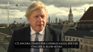 Ucraina, Johnson: “Azione russa sarebbe folle e disastrosa”