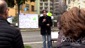 Roma, docenti contro dad e mascherine: “Imbavagliati come Giordano Bruno”
