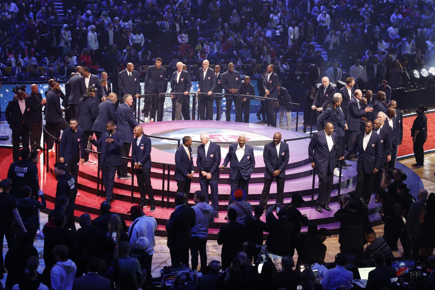 Basket: da Magic a Jordan, l’NBA celebra il suo passato all’All Star Game