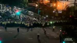 Nuova Zelanda, prosegue la protesta contro l’obbligo di vaccino anti-Covid: otto arresti