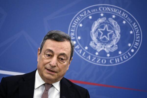 Conferenza stampa del Presidente Draghi con i ministri Franco, Giorgetti, Cingolani