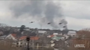 Ucraina, elicotteri russi nei cieli di Kiev
