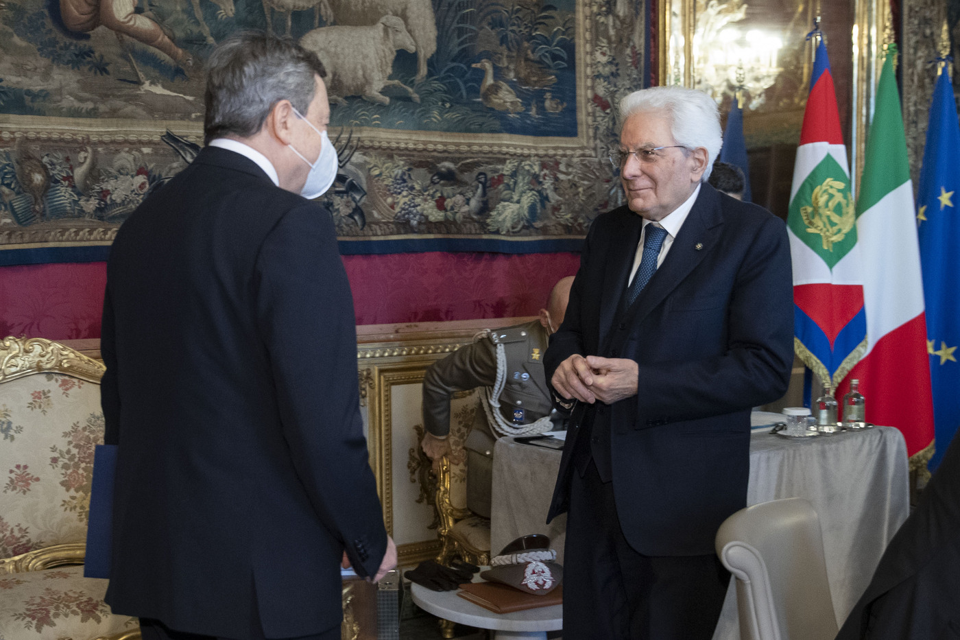 Governo: M5S si sfila su dl Aiuti, Draghi da Mattarella. Timori di crisi poi la doppia nota