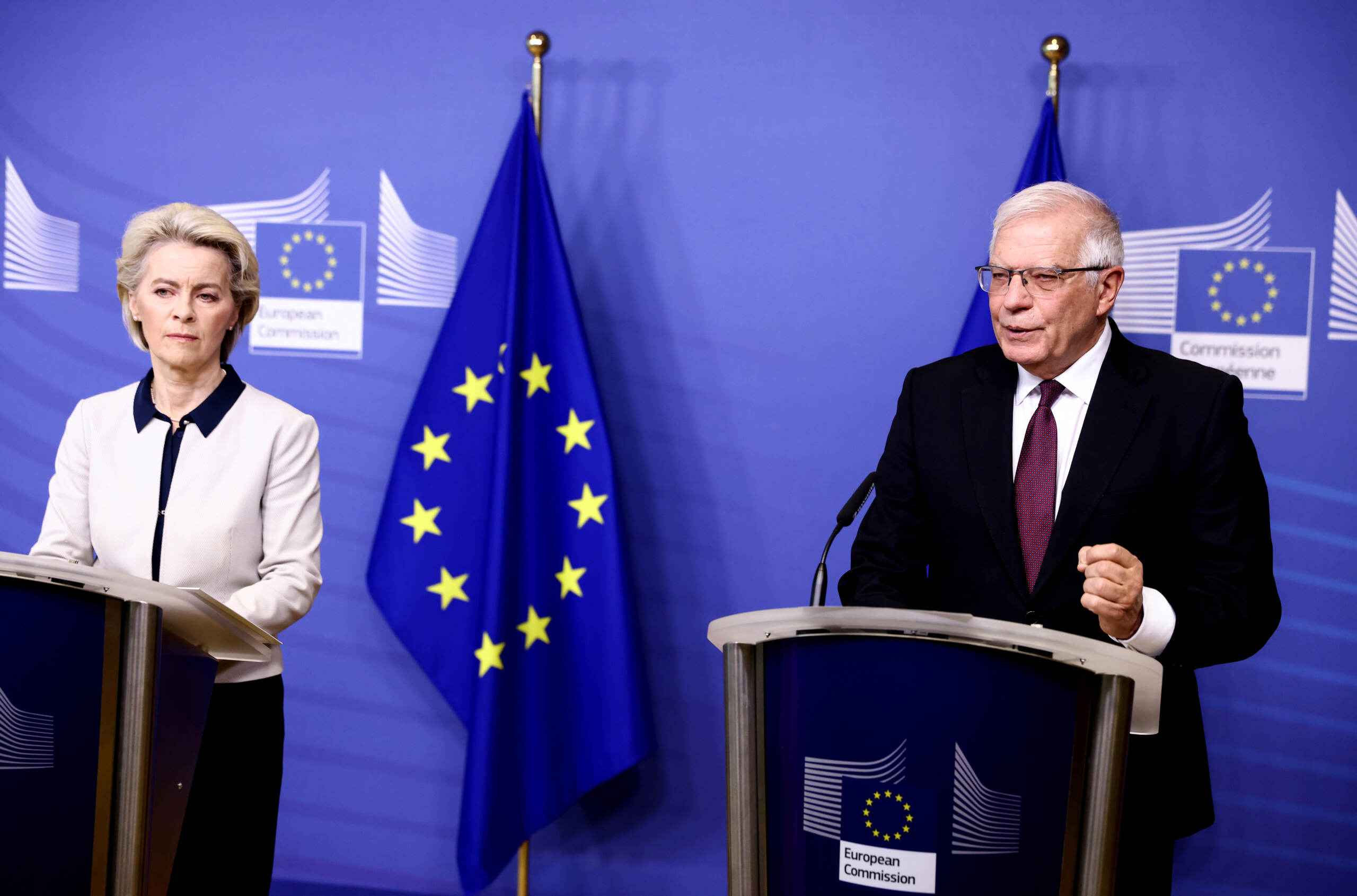 Guerra in Ucraina: Ue, sanzioni mai viste contro ‘attacco barbaro’. Borrell: ore più buie dalla II Guerra Mondiale