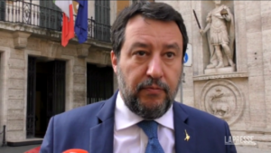 Ucraina, Salvini: “Porte aperte a chi scappa da guerra. Preoccupato per conseguenze economiche”