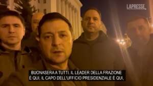 Ucraina, Zelensky pubblica un video coi suoi ministri: “Siamo a Kiev”