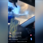 Ucraina, a Kherson automobilisti terrorizzati dalla caduta di un missile