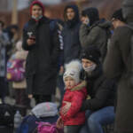 Invasione dell’Ucraina, la popolazione in fuga dalla guerra – LE IMMAGINI