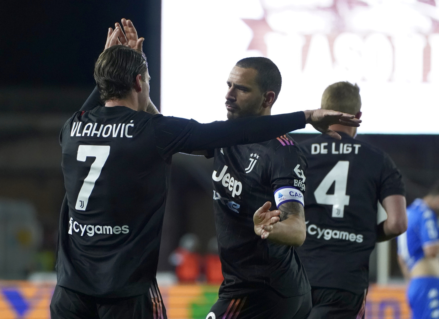 Serie A, Kean e super Vlahovic trascinano la Juve a Empoli