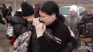 Ucraina: la fuga oltre la frontiera di Romania e Ungheria