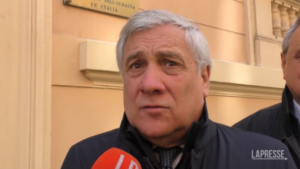 Ucraina, Tajani: “Invio materiale militare offensivo? Non da escludere”