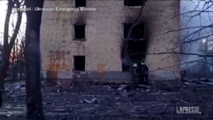Ucraina, a Chernihiv edifici danneggiati da attacco russo