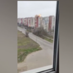 Ucraina, missili russi colpiscono edifici residenziali a Kherson