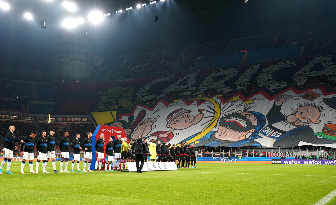 Calcio: Milan-Inter contro guerra, bandierine e giocatori con maglie Ucraina