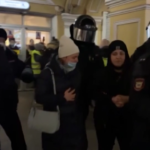 Ucraina: nuove manifestazioni contro la guerra a San Pietroburgo, arresti