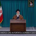 Ucraina, l’Ayatollah Khamenei: “Questo conflitto è colpa degli Stati Uniti”