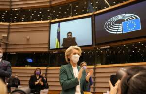 Guerra Ucraina, la riunione plenaria straordinaria del Parlamento europeo
