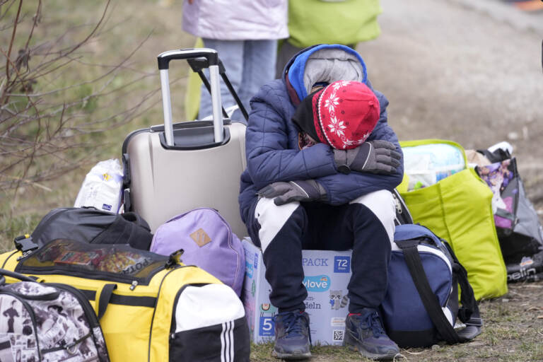 Agenzia Onu per i rifugiati: sale a oltre 800 mila il numero degli ucraini in fuga dalla guerra – LE IMMAGINI