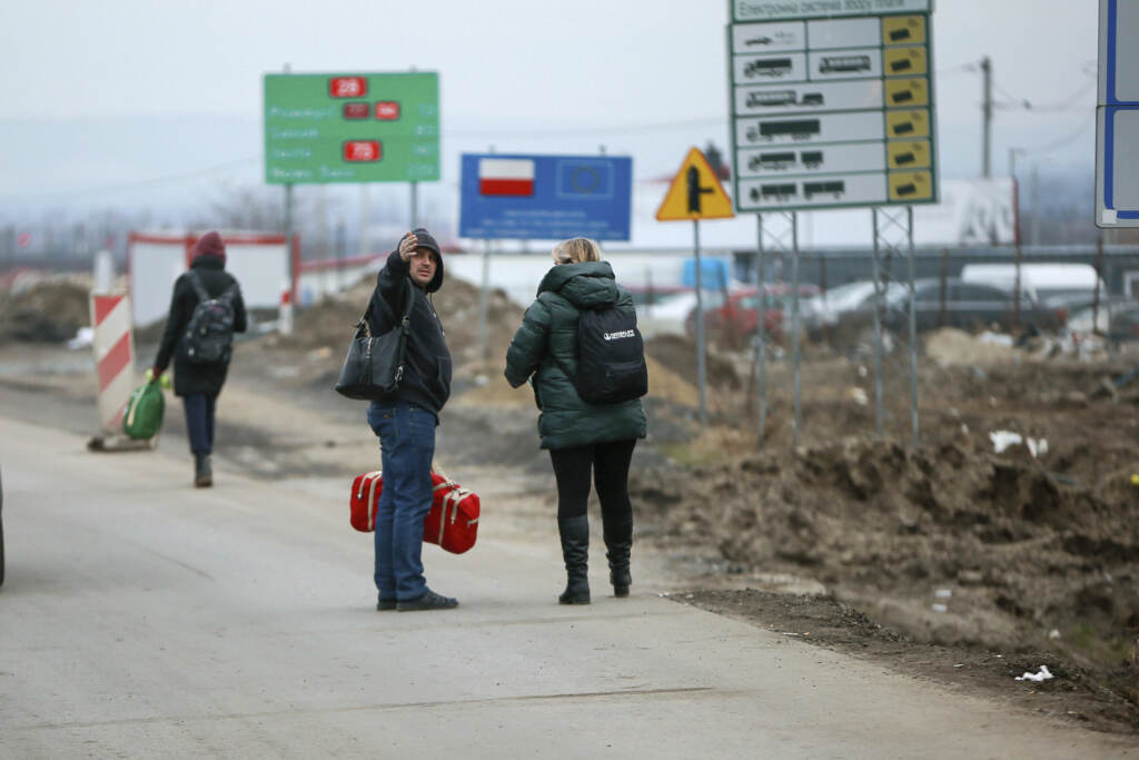 Galleria foto 'Agenzia Onu per i rifugiati: sale a oltre 800 mila il numero degli ucraini in fuga dalla guerra – LE IMMAGINI' - foto 9