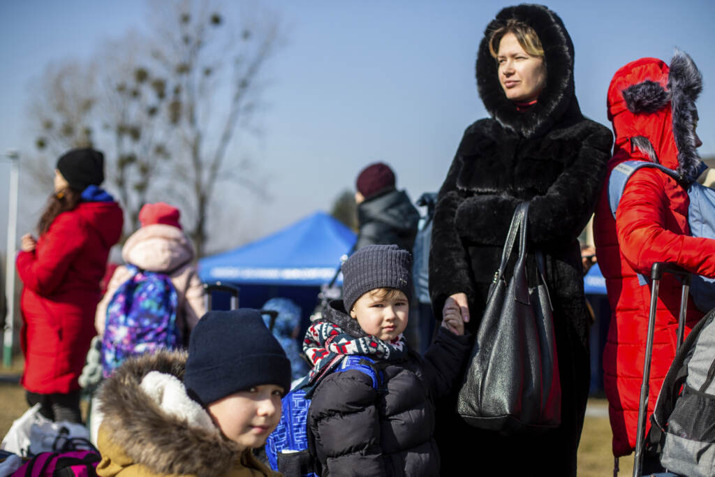 Galleria foto 'Agenzia Onu per i rifugiati: sale a oltre 800 mila il numero degli ucraini in fuga dalla guerra – LE IMMAGINI' - foto 4
