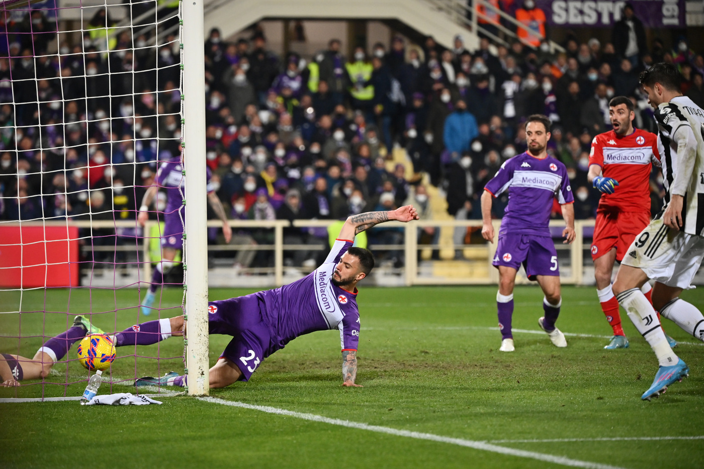 Coppa Italia, la Fiorentina domina ma Juve la beffa al 91′ con autorete Coppa Italia, la Fiorentina domina ma Juve la beffa al 91′ con autorete